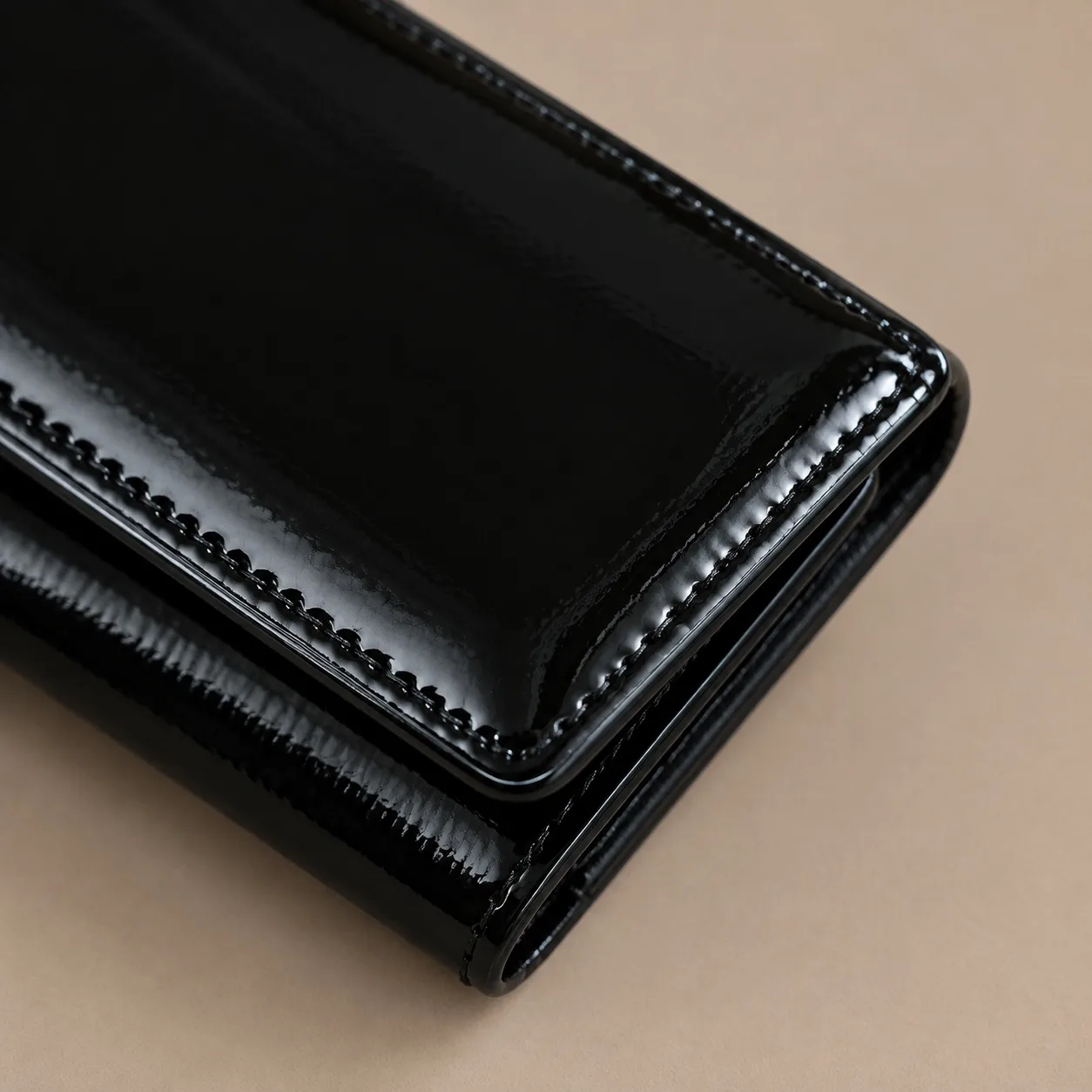 Flap corner and edge detail